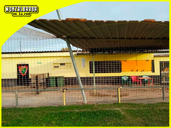 El techo del bar de «La Manzanera» sufre estragos tras la tormenta