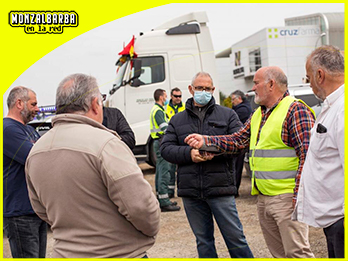 Una asamblea celebrada en Monzalbarba secunda desde esta media noche un paro en el trasporte de mercancías