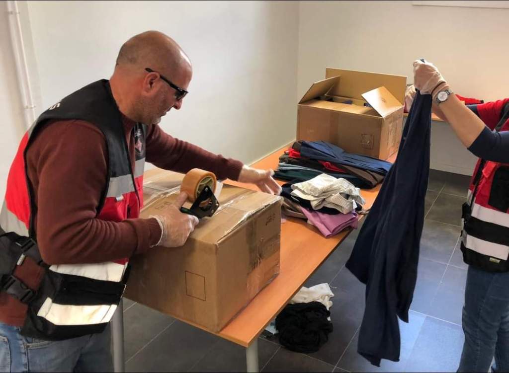 Voluntarios en Monzalbarba se unen para clasificar y empaquetar donaciones en una noble&nbsp;causa