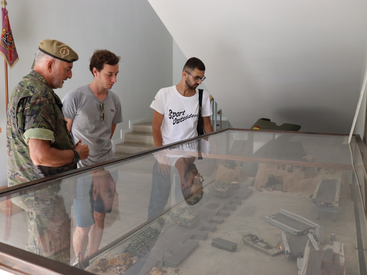 «Quiero gente que tenga valores y que los practique, el esfuerzo, la capacidad de aprendizaje y con lo que hemos jurado, que es servir a nuestra nación y a la sociedad» – Entrevista al Coronel Sanz del RPEI&nbsp;12